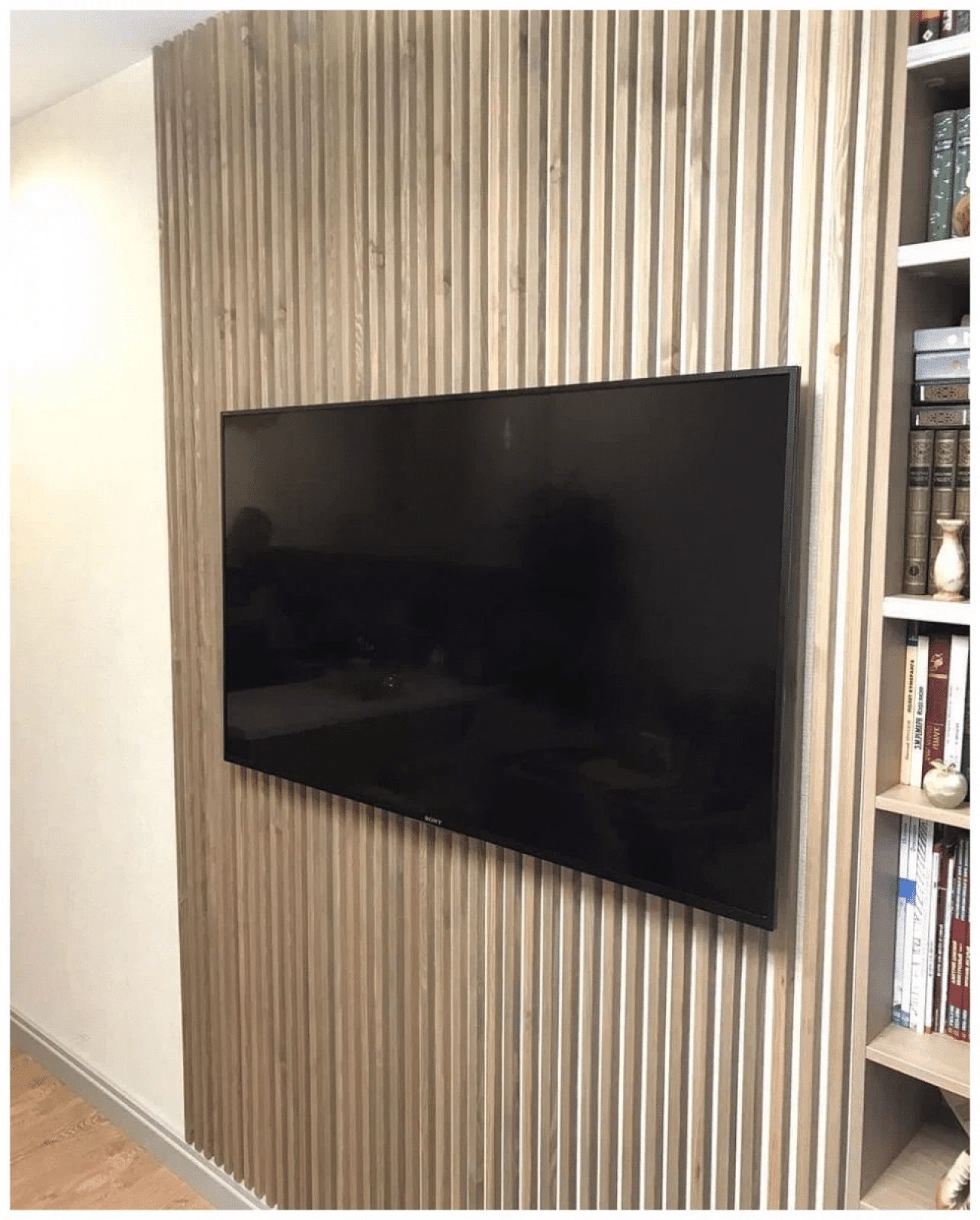 Брусок декоративный в зоне TV из Сосны 20х20мм