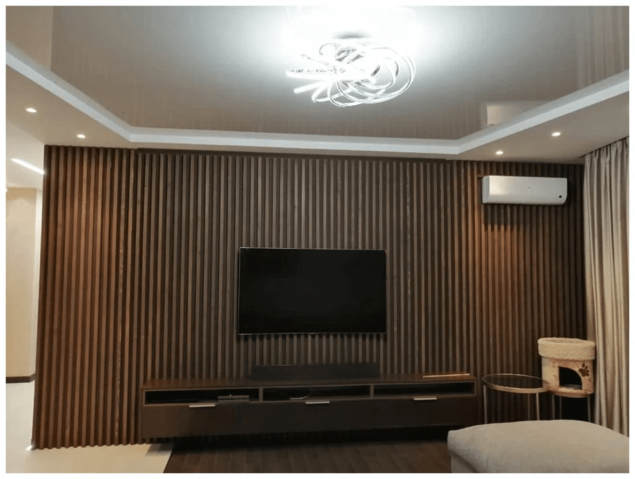 Брусок декоративный в зоне TV из Сосны 30х35мм