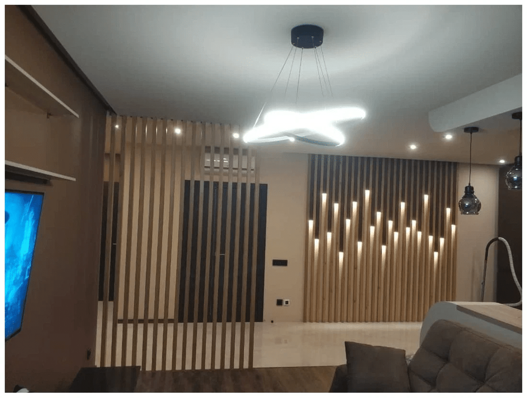 Рейки на стену с точечными светильниками из Сосны 40х40мм