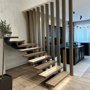 Сечение 100х100х2800мм.
Материал МДФ в шпоне "Дуб".
Механизм скрытого монтажа.
Индивидуальный подбор цвета.
