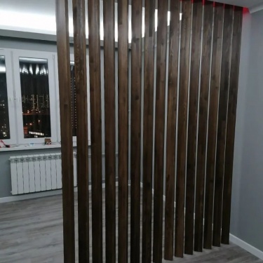 Сечение 40х80х3000мм..
Материал Сосна.
Механизм скрытого монтажа. 
Цвет #тиккурила 5126
