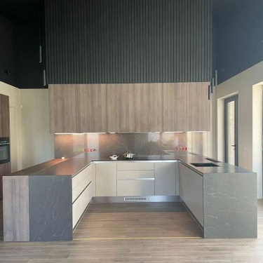 Наша коллекция декоративных реек из натурального дерева предлагает разнообразие стилей и отделок, чтобы удовлетворить любой вкус. Изготовленные из ...