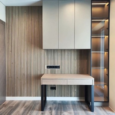 Сечение 30х20х3000мм.
Материал Сосна. 
Механизм скрытого монтажа.
Индивидуальный подбор цвета. 
