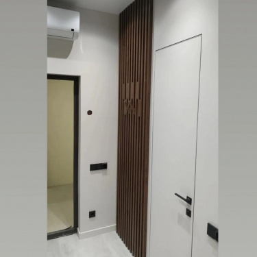 Сечение 30х30х2807мм., интервал 30мм.
Материал Сосна.
Механизм скрытого монтажа.
Цвет #тиккурила 5077.
