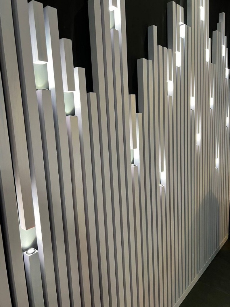 Рейки на стену с точечными светильниками из Сосны 40х40мм