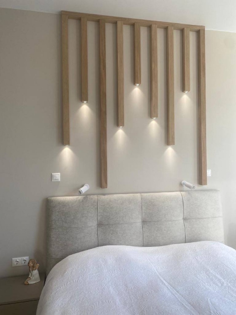 Рейки на стену с точечными светильниками из Дуба 60х60мм